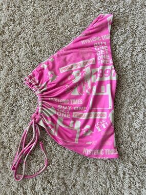 The Kript Pink Graphic One-Shoulder Top with side cutout Size XS